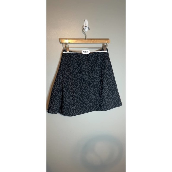 BANANA Republic Black Animal Print Skirt Pleated Denim Mini with Zipper - size 2 - Picture 5 of 6